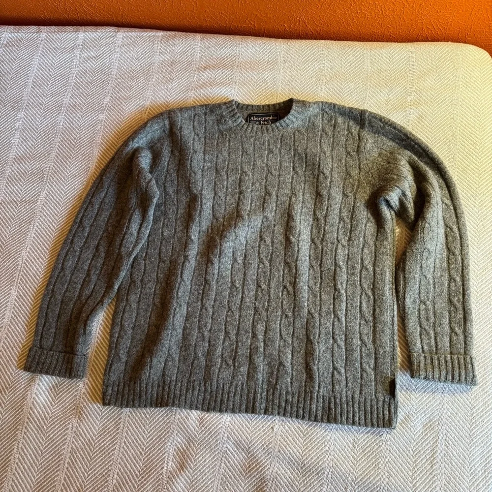 Men's Vintage Abercrombie‎ & Fitch Wool Cableknit Sweater, Gray, Size S (L)